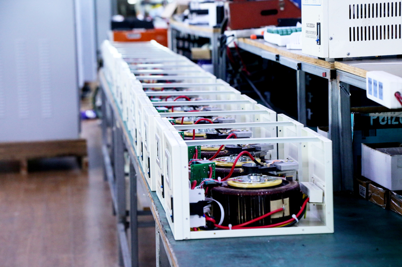 創(chuàng)穩(wěn)電氣 單相5000VA 穩(wěn)壓器 產(chǎn)品細節(jié)特寫 創(chuàng)穩(wěn)電氣 單相5000VA 穩(wěn)壓器 產(chǎn)品細節(jié)特寫