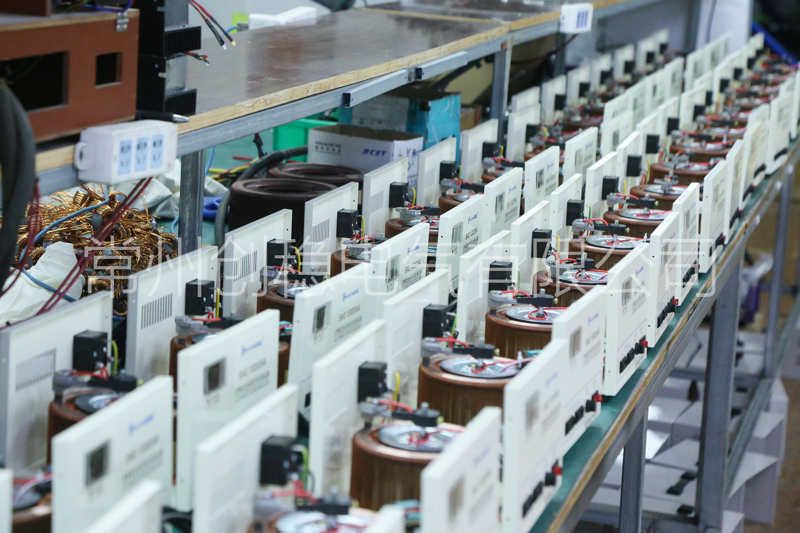 創穩電氣、SVC-1000VA穩壓器、寬域穩壓、220V/110V雙電壓