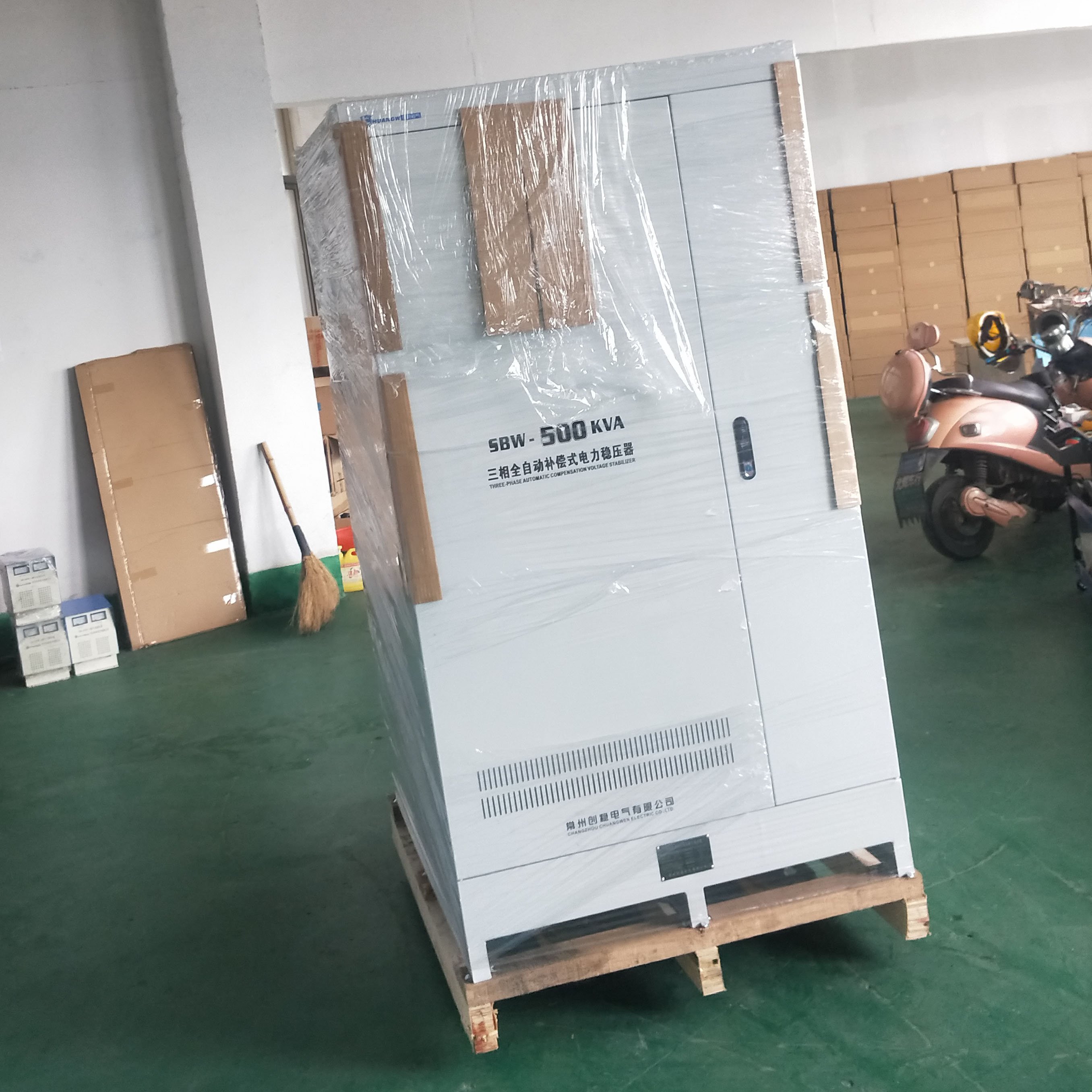 三相高精度穩(wěn)壓器價格